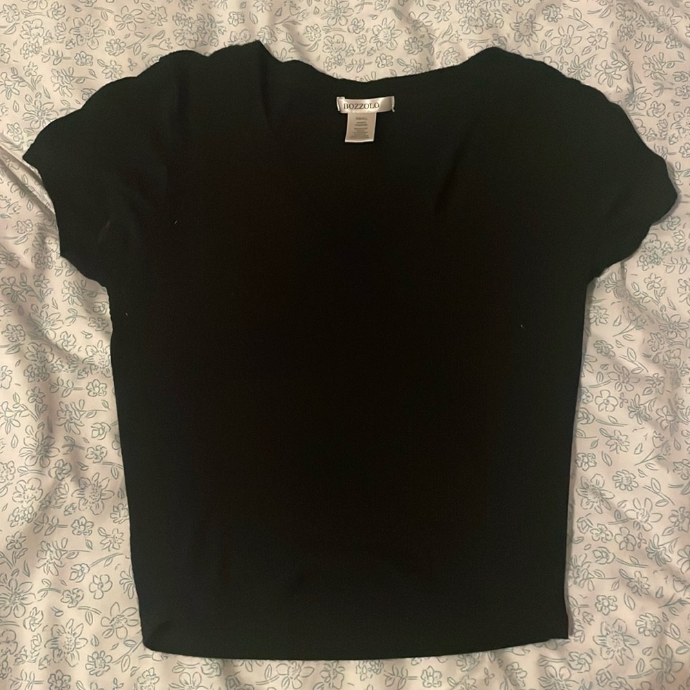 Cropped v neck